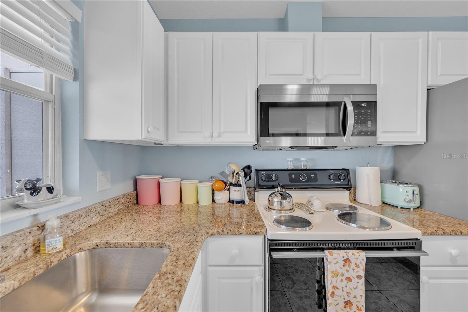 2401 RIVERBLUFF PKWY #V240 — photo 16