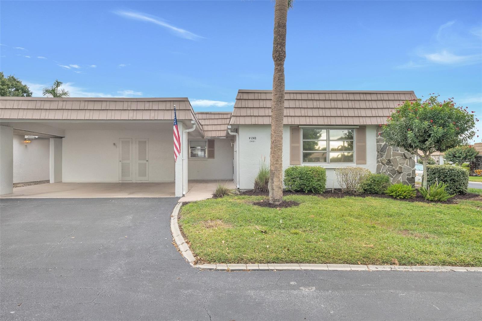 2401 RIVERBLUFF PKWY #V240 — photo 32