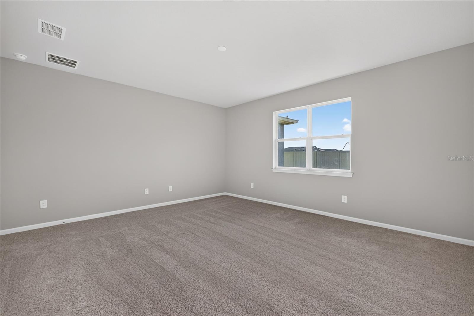 9240 DERBYSHIRE DR — photo 21