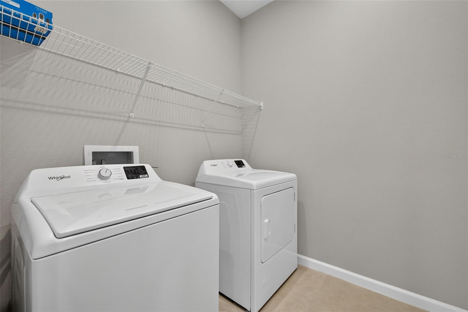 9240 DERBYSHIRE DR — photo 36