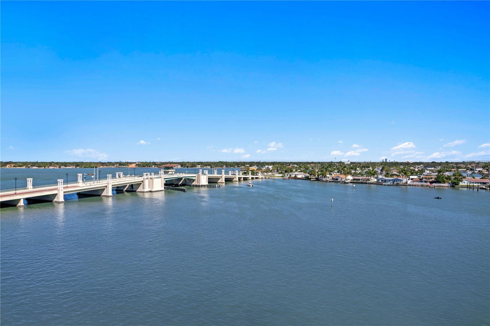 450 TREASURE ISLAND CSWY #702 — photo 28