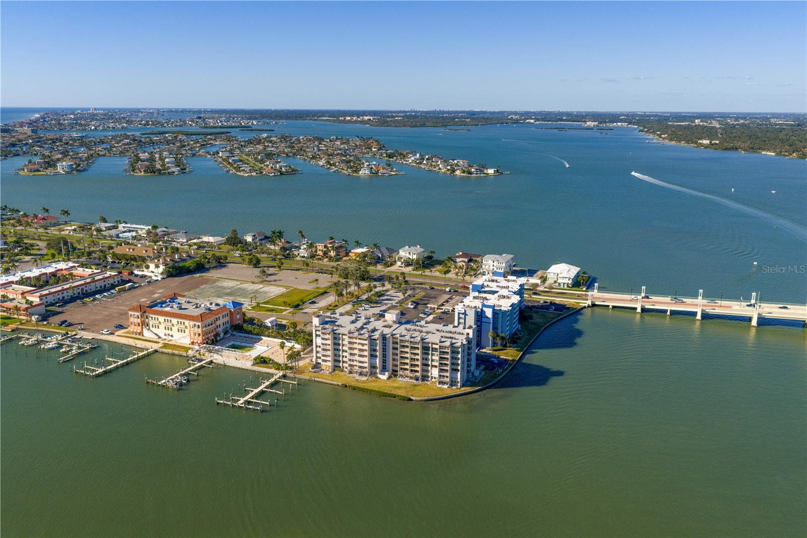 450 TREASURE ISLAND CSWY #702 — photo 32