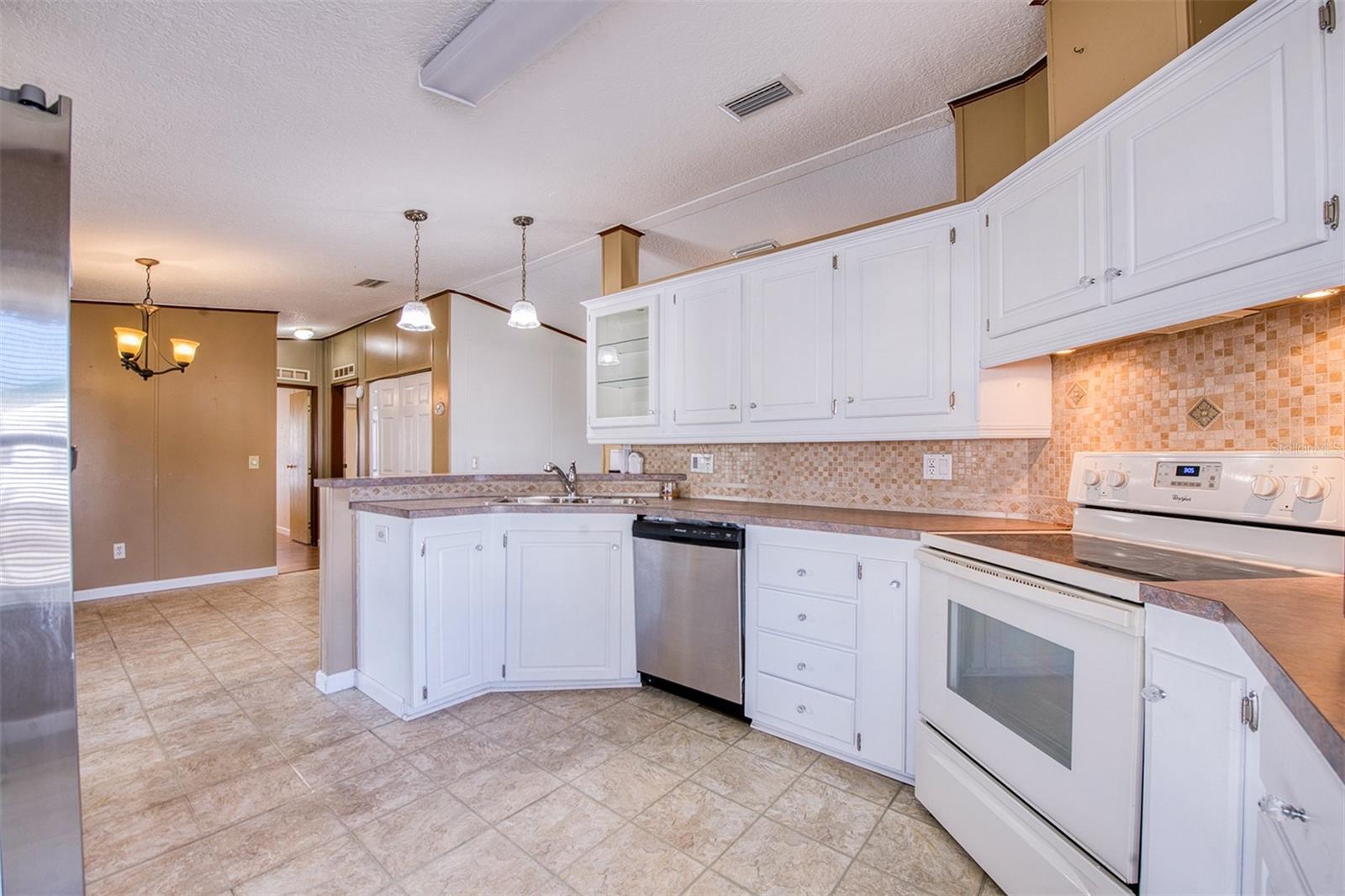 403 BLUE MARLIN DR — photo 11