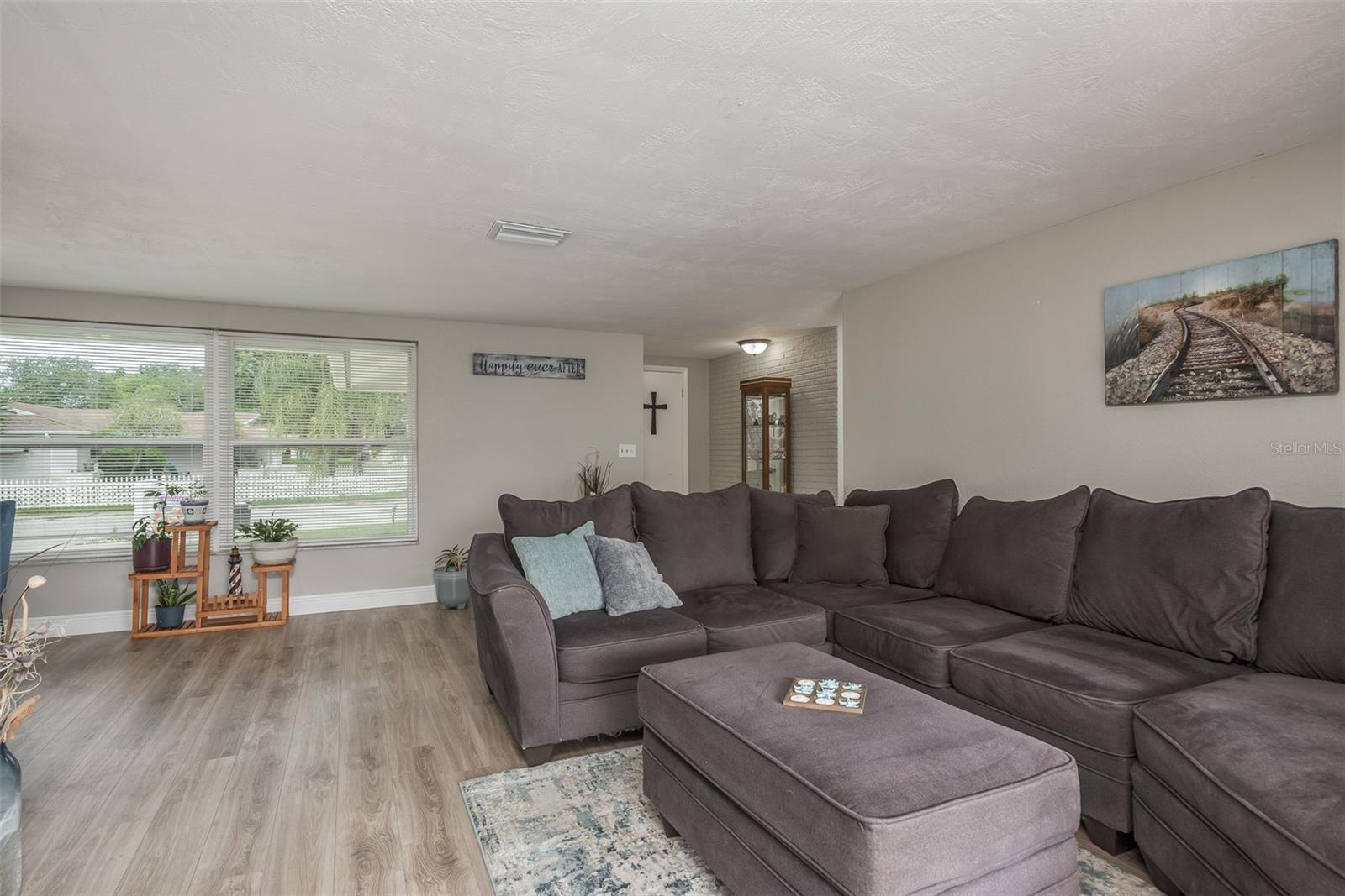 8906 CATALINA DR — photo 8