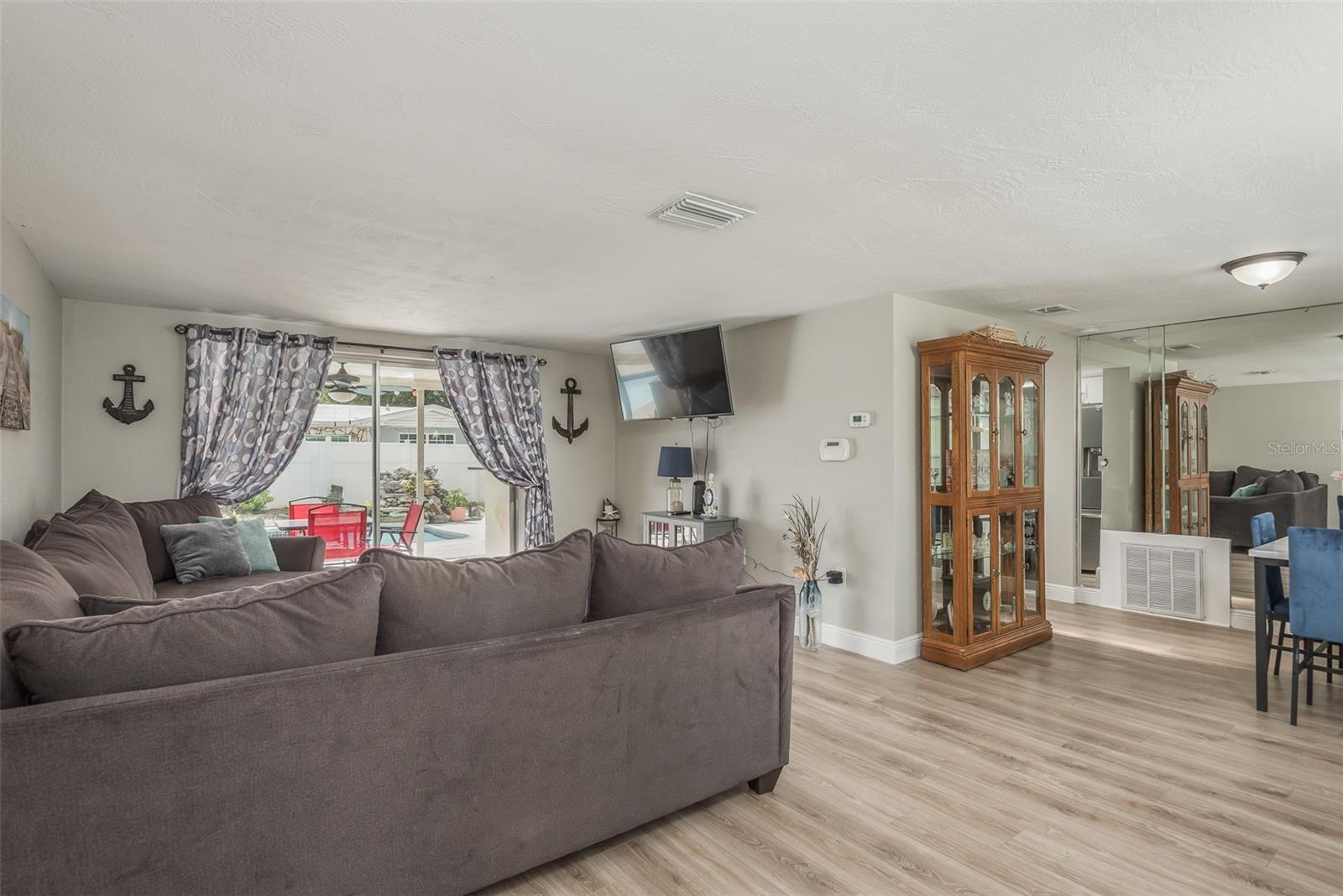 8906 CATALINA DR — photo 6