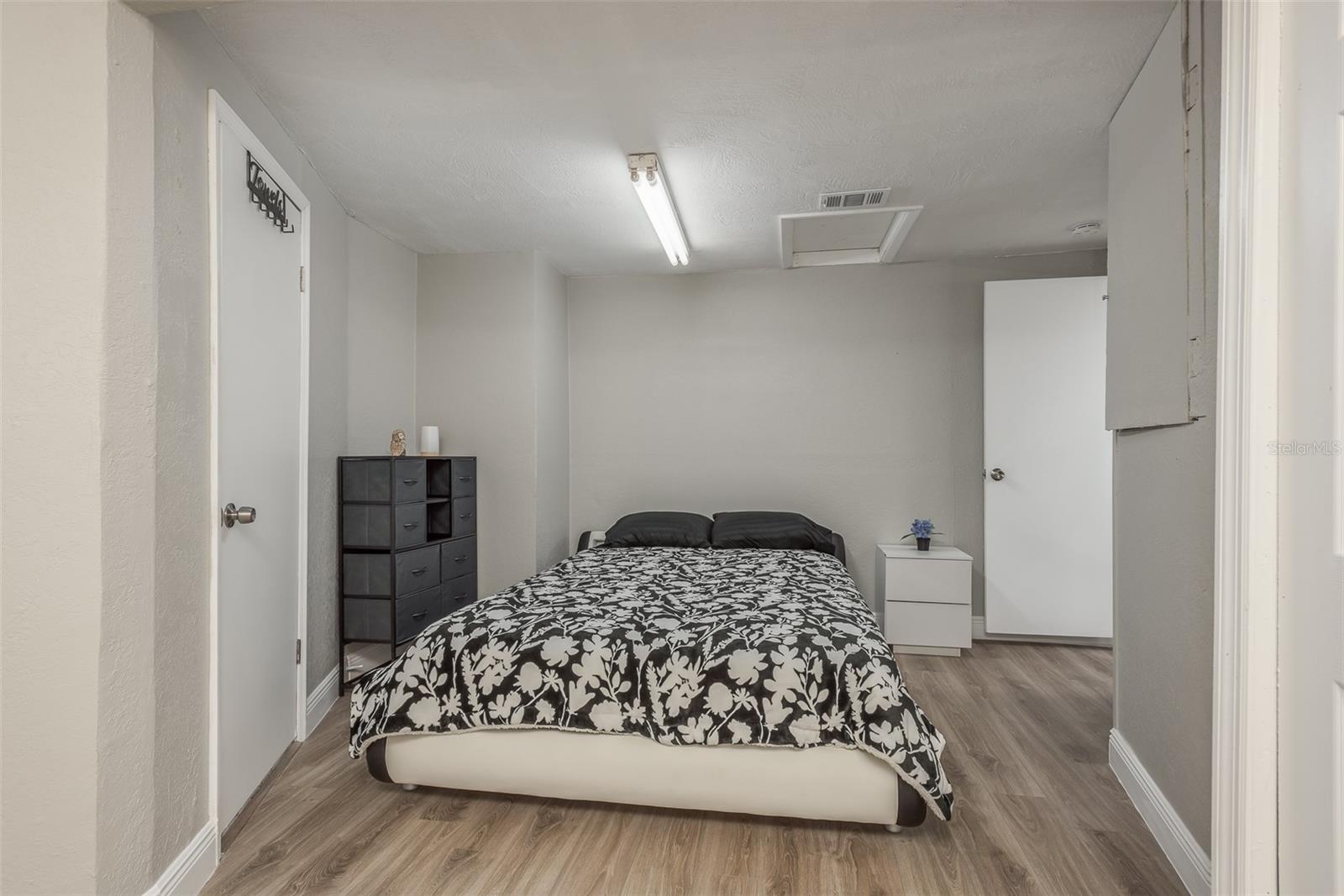 8906 CATALINA DR — photo 22