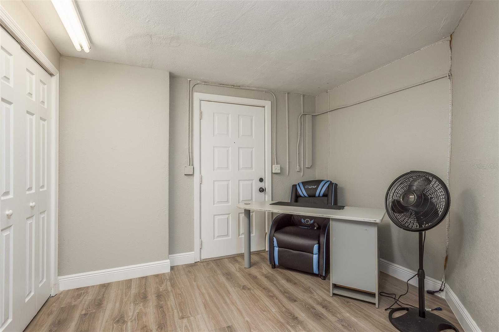 8906 CATALINA DR — photo 21