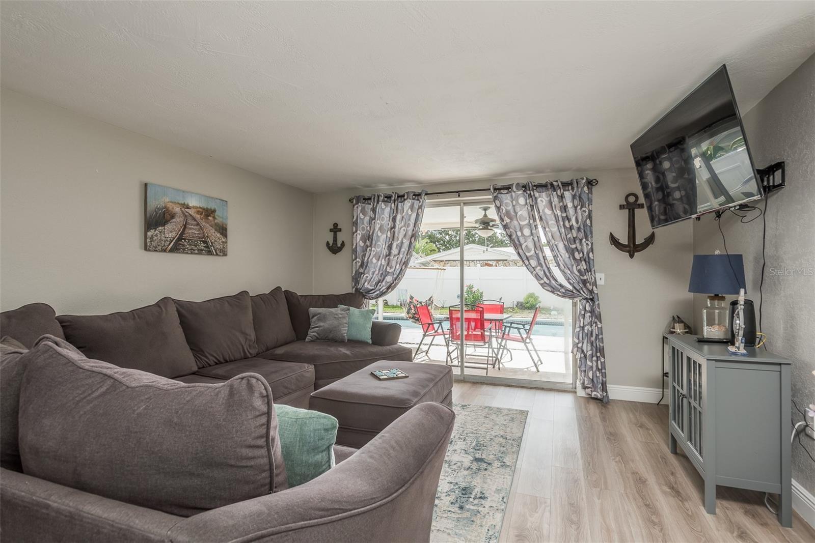 8906 CATALINA DR — photo 7