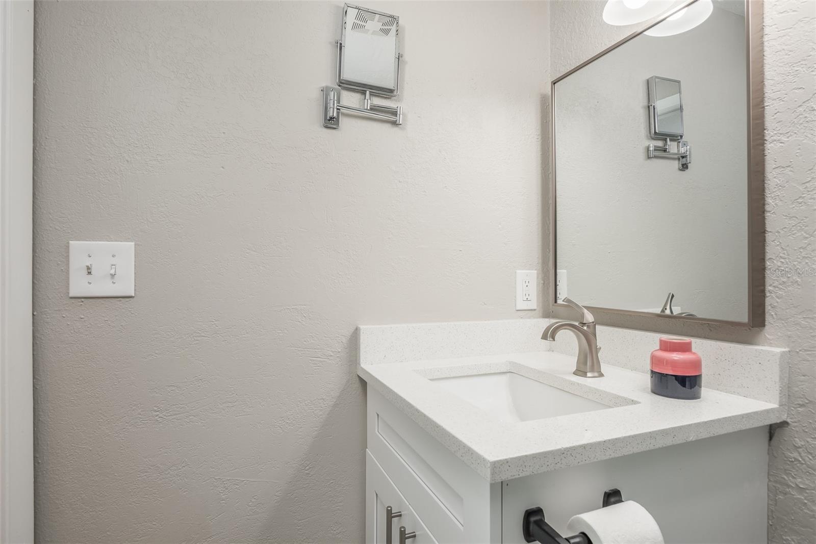 8906 CATALINA DR — photo 16