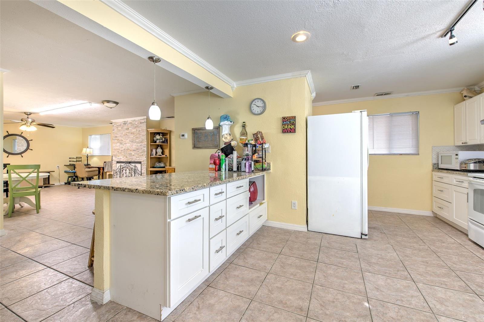 5415 MILES BLVD — photo 3