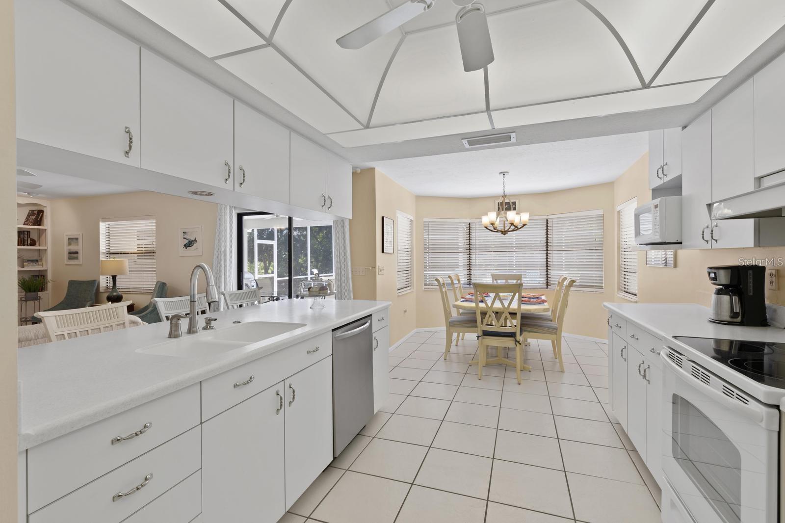 1895 BUCCANEER CIR — photo 2