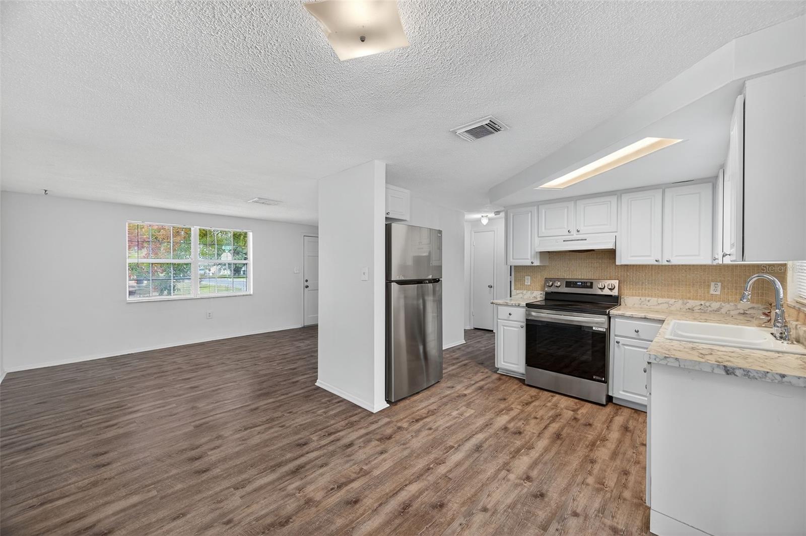 10102 GLEN MOOR LN — photo 14