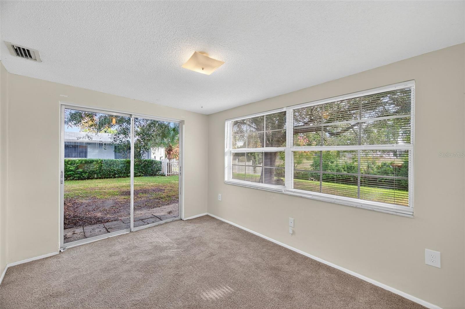 10102 GLEN MOOR LN — photo 32