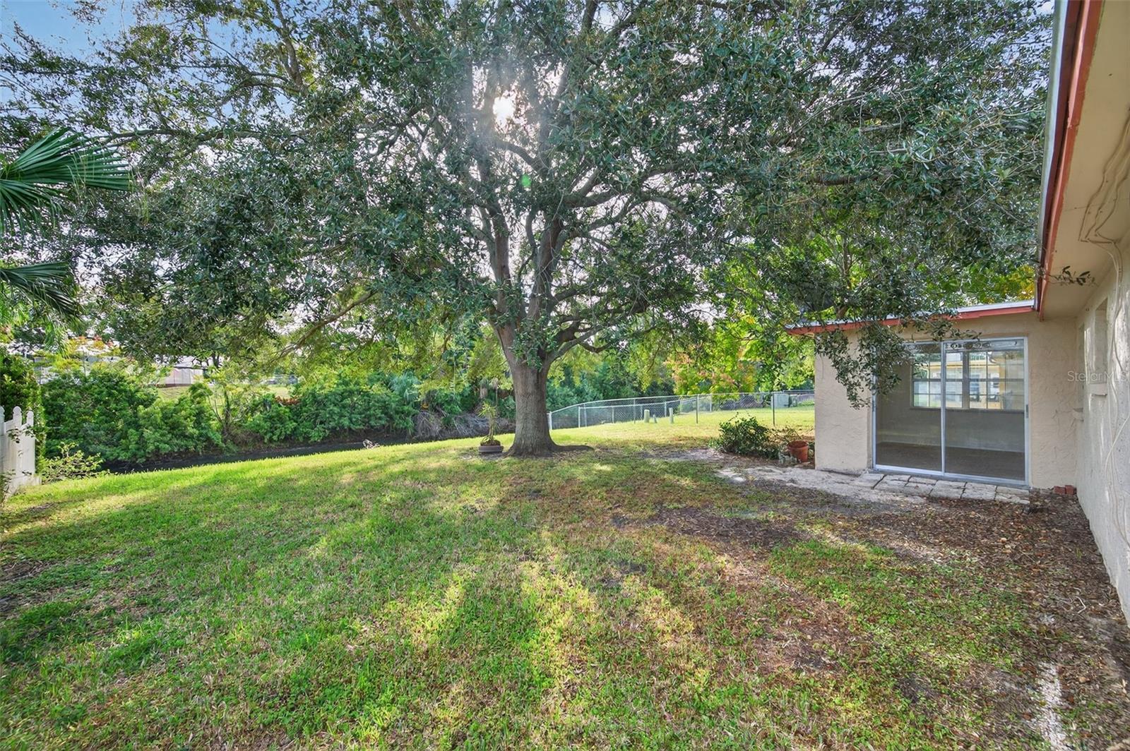 10102 GLEN MOOR LN — photo 40