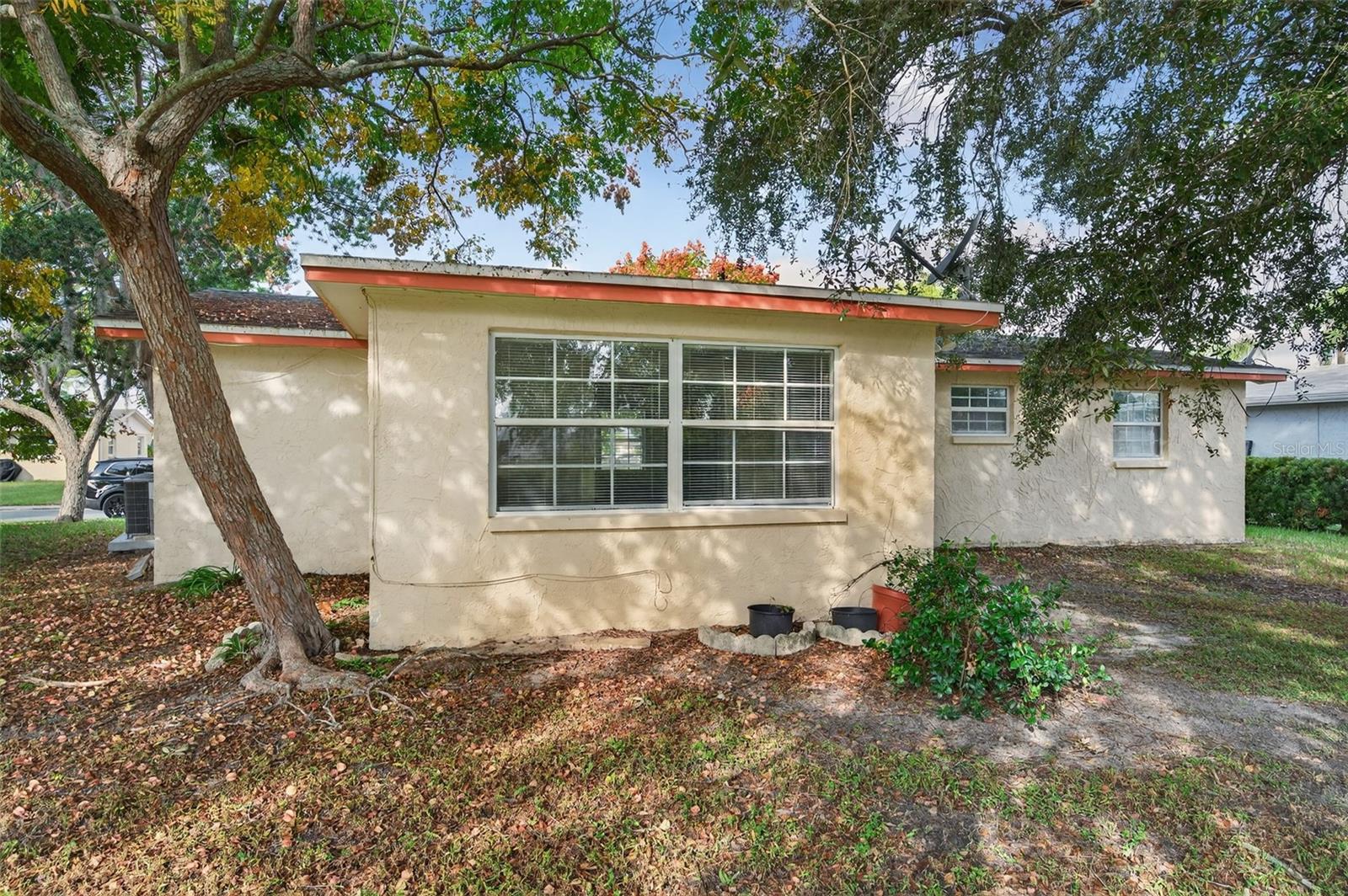 10102 GLEN MOOR LN — photo 37