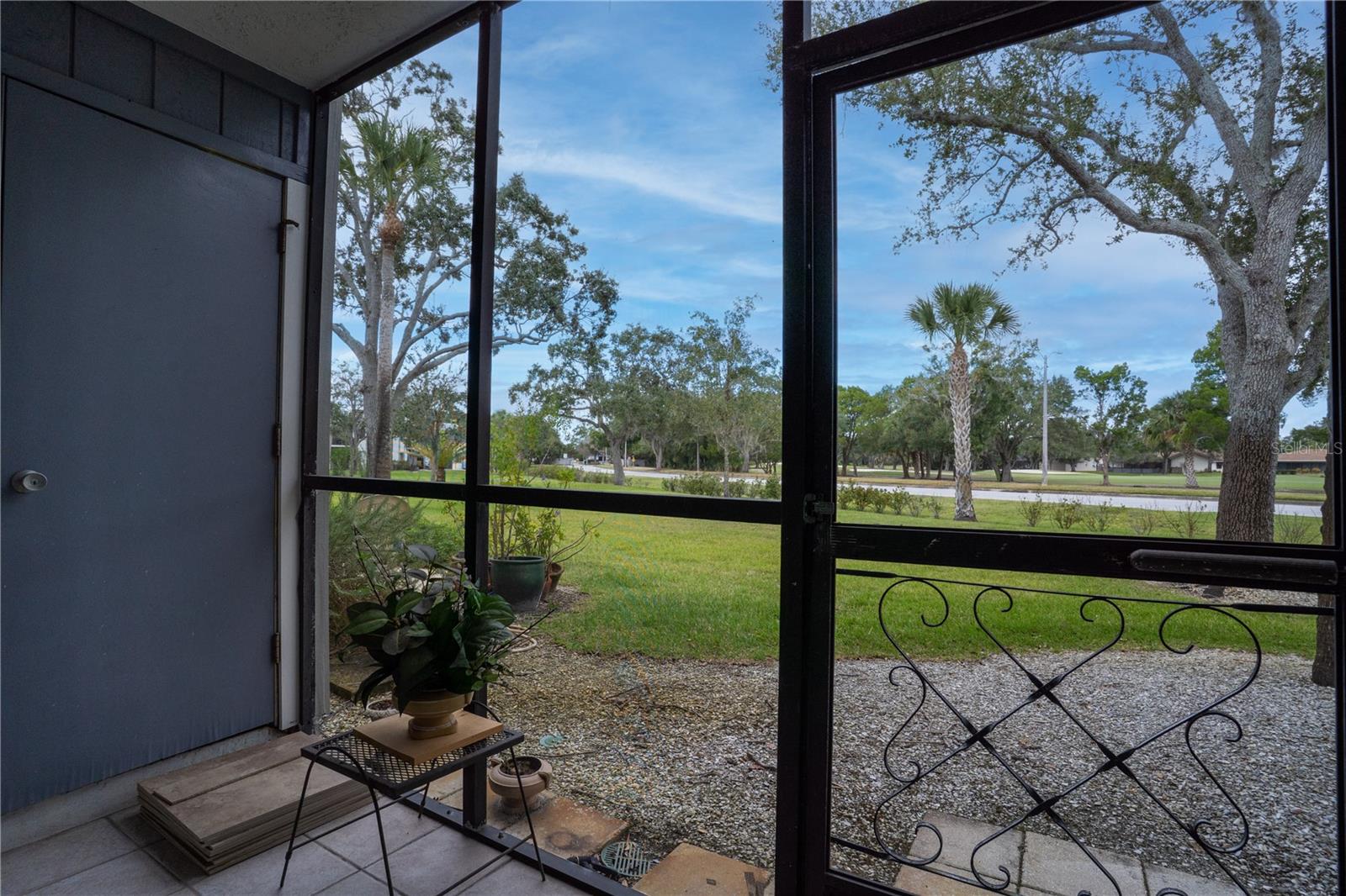 117 E CYPRESS CT #117 — photo 18