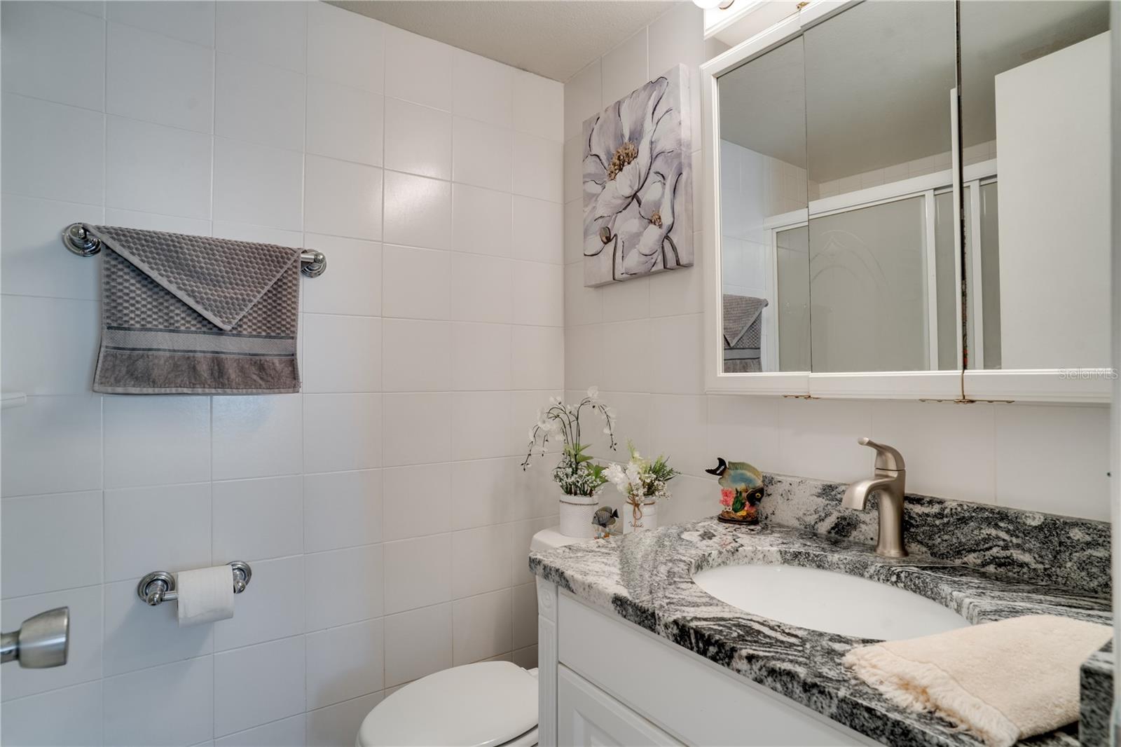 117 E CYPRESS CT #117 — photo 16