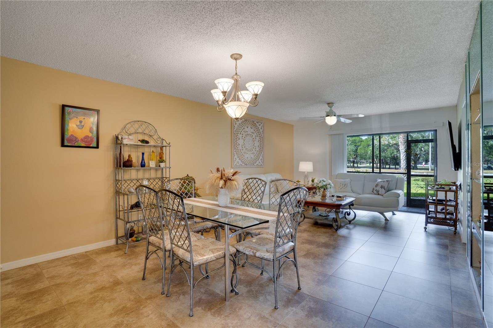 117 E CYPRESS CT #117 — photo 4