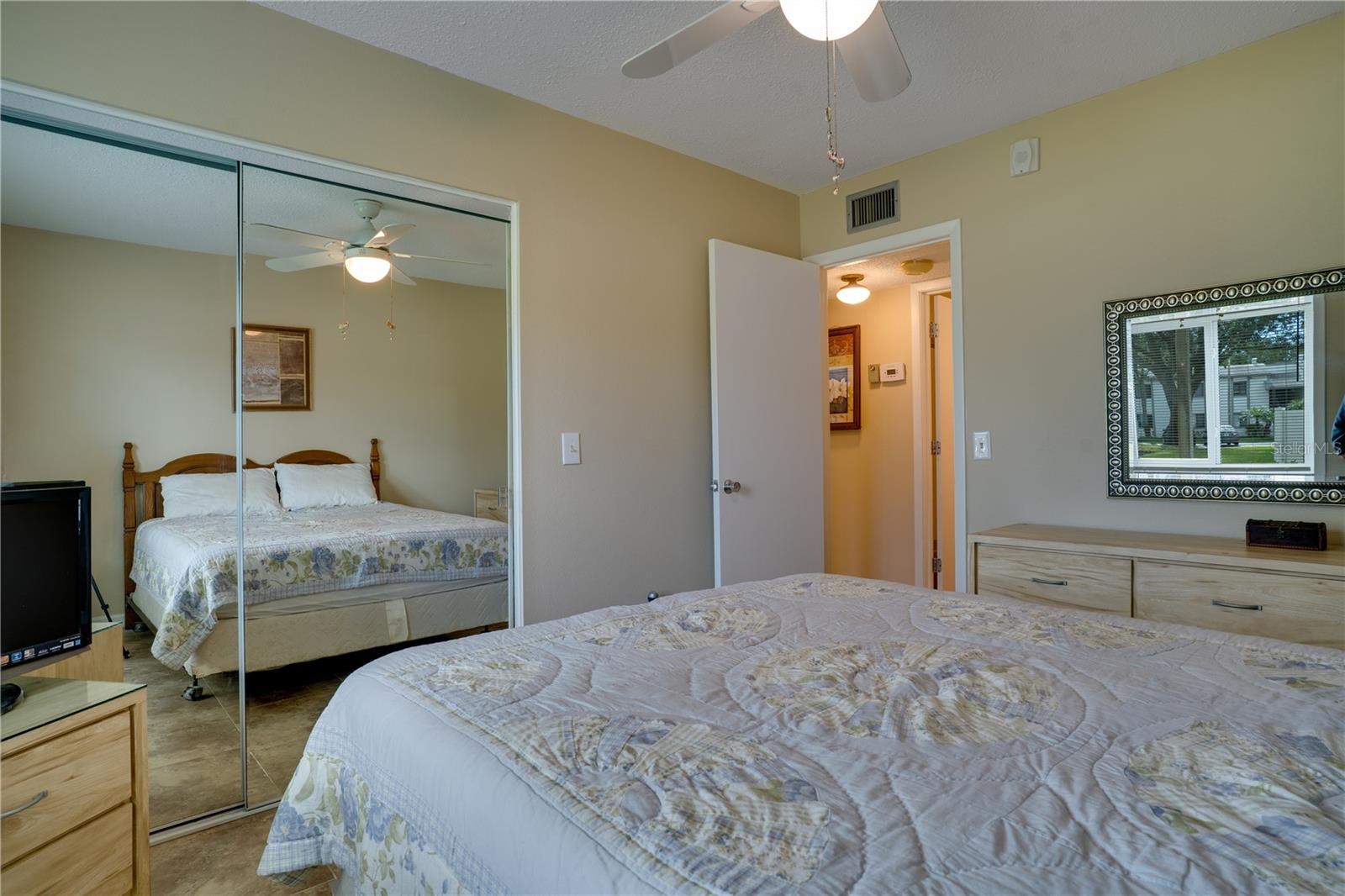 117 E CYPRESS CT #117 — photo 15