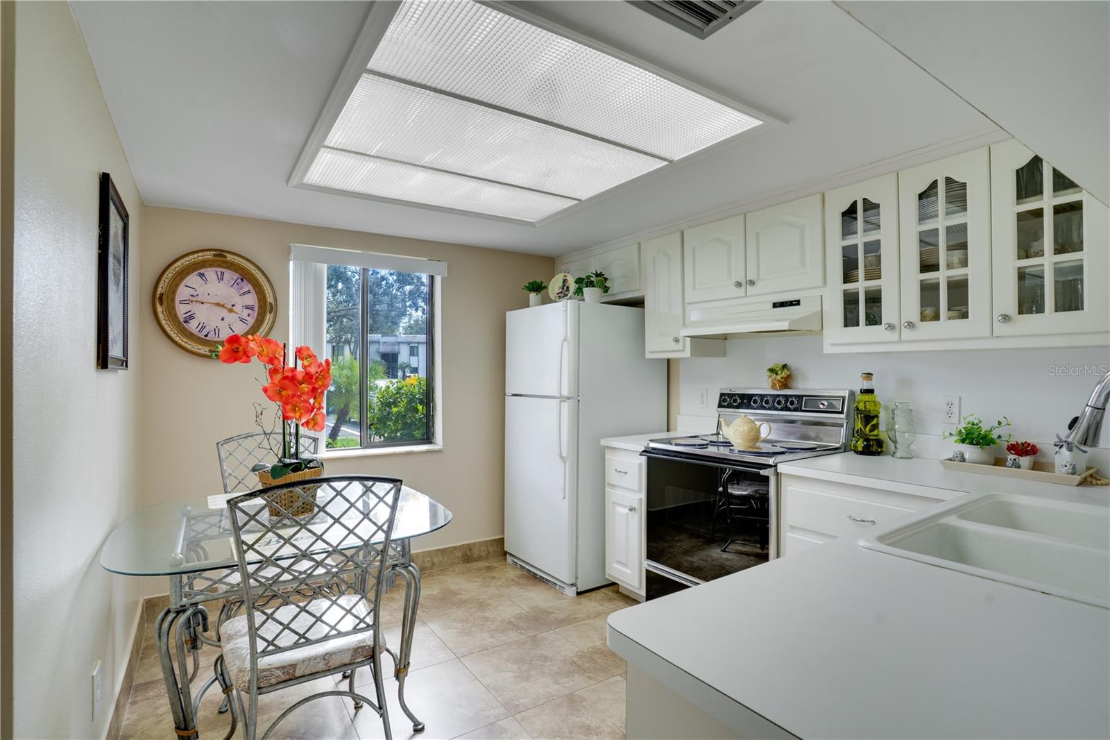 117 E CYPRESS CT #117 — photo 8