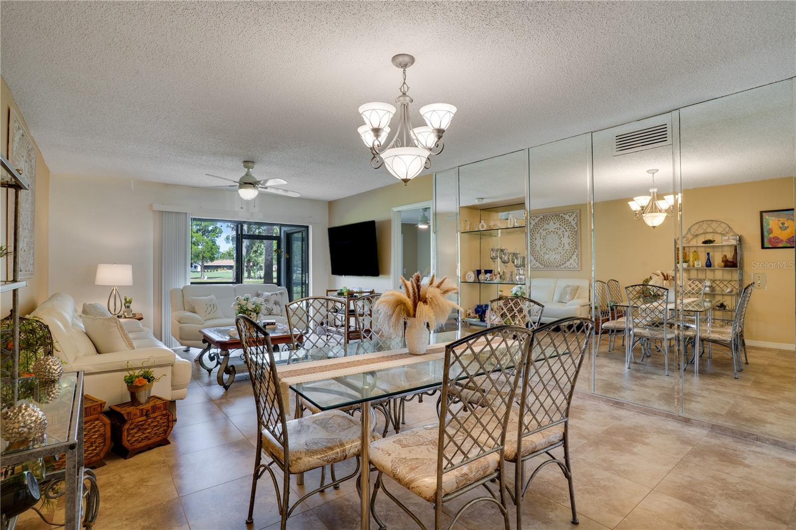 117 E CYPRESS CT #117 — photo 5