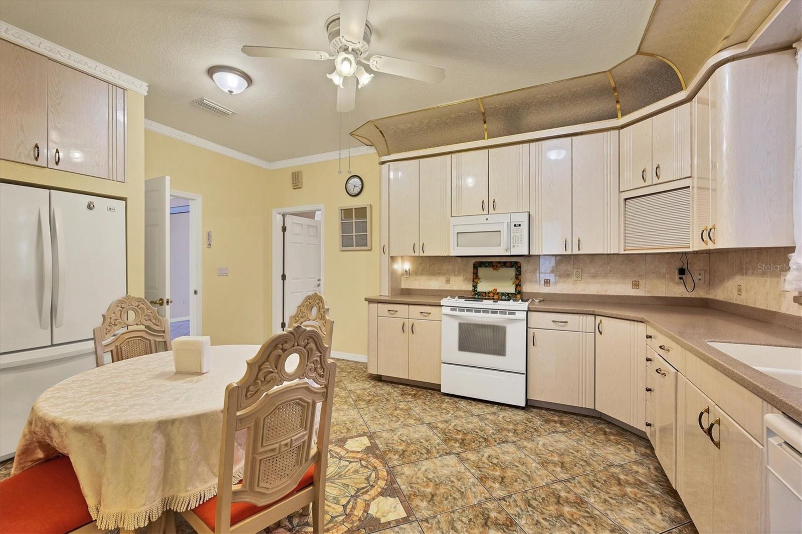 12209 COTORRO AVE — photo 20