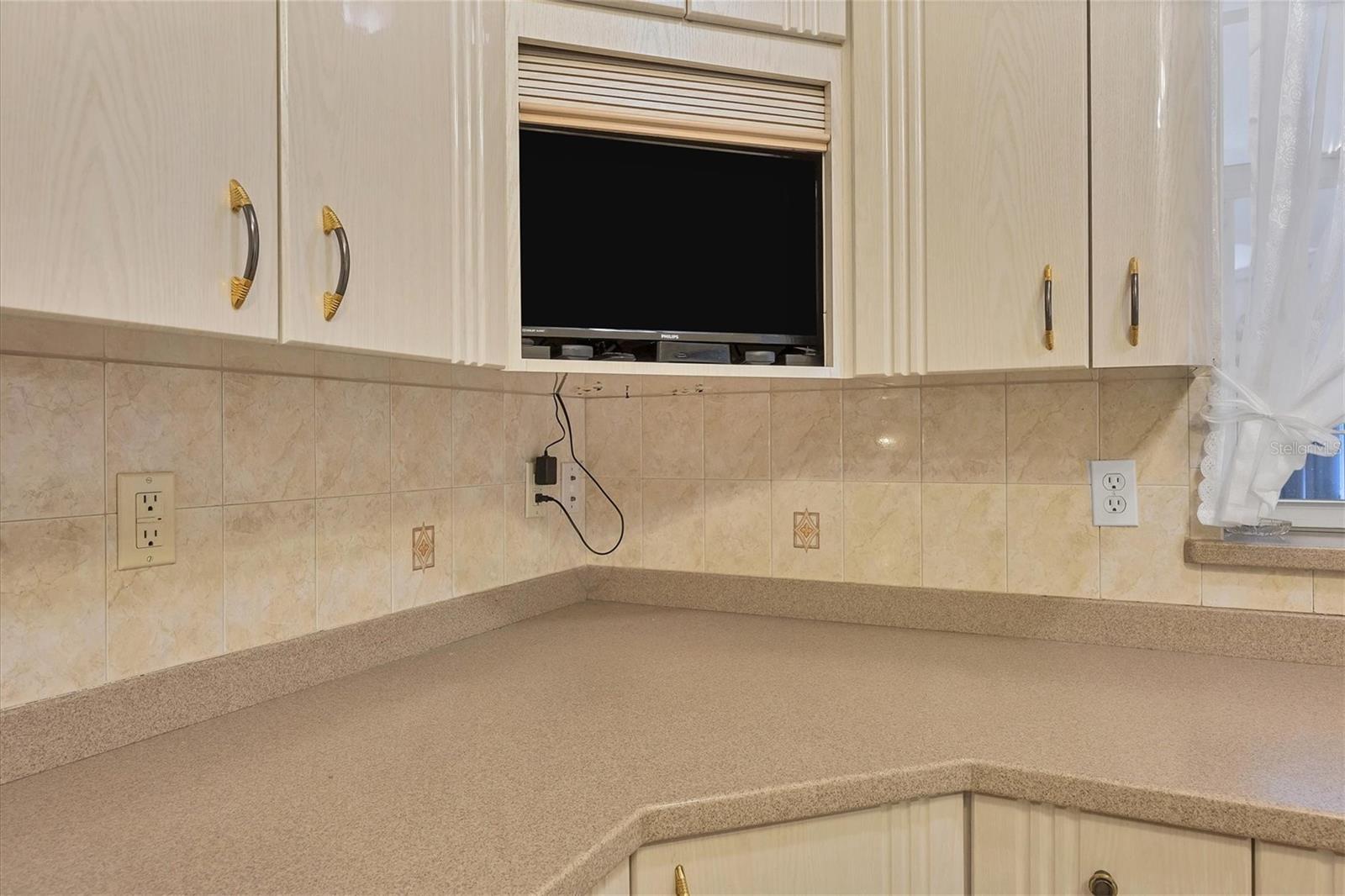 12209 COTORRO AVE — photo 18