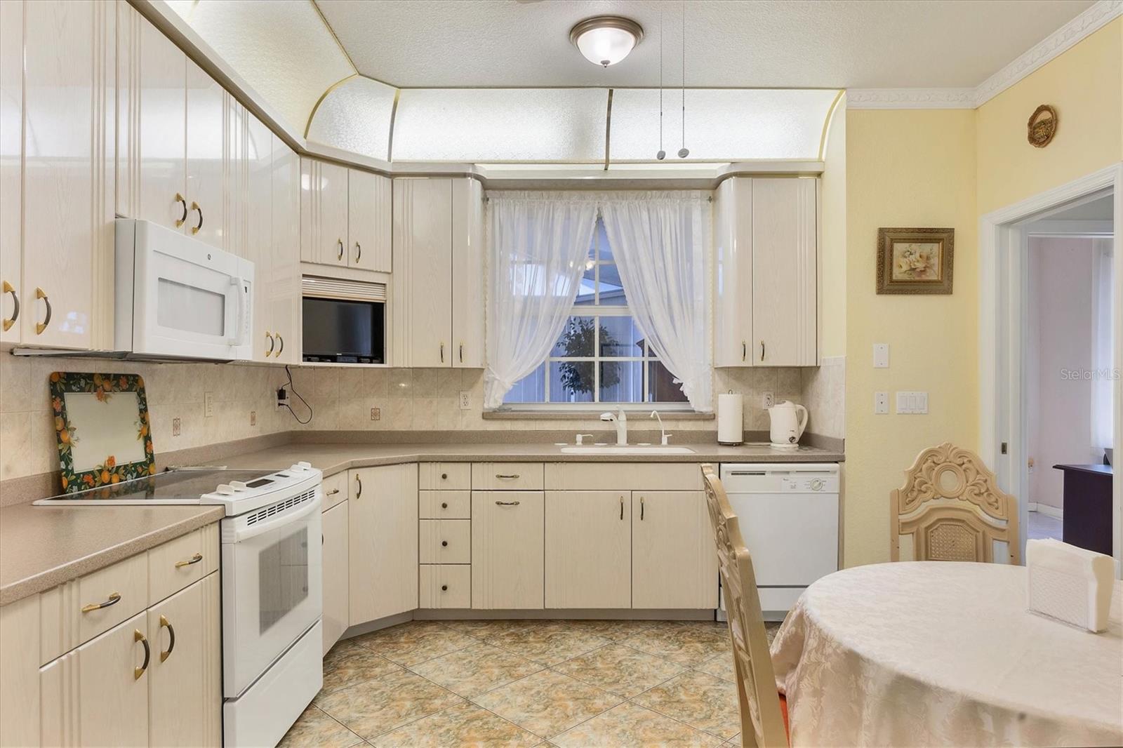 12209 COTORRO AVE — photo 22