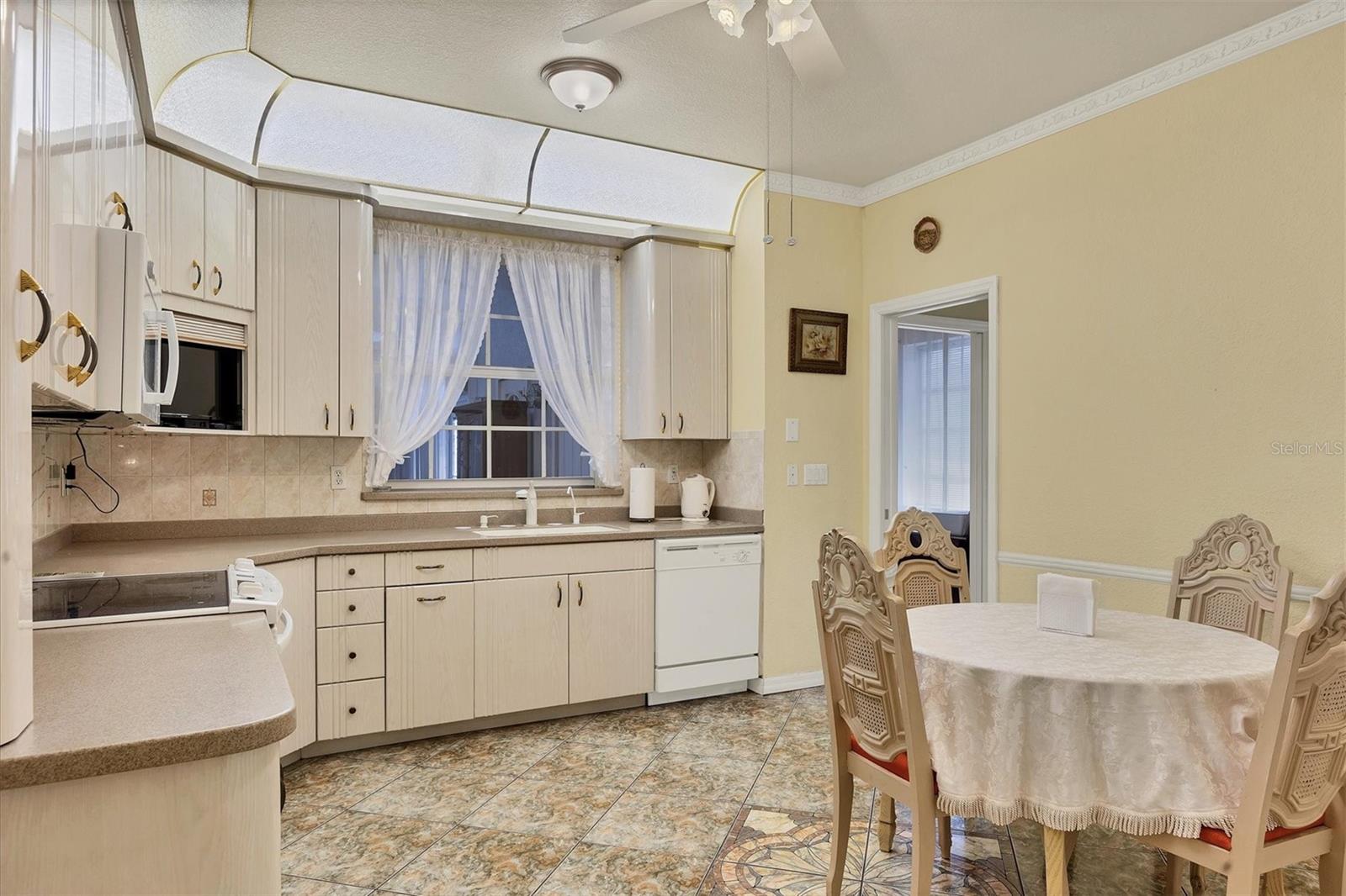 12209 COTORRO AVE — photo 21