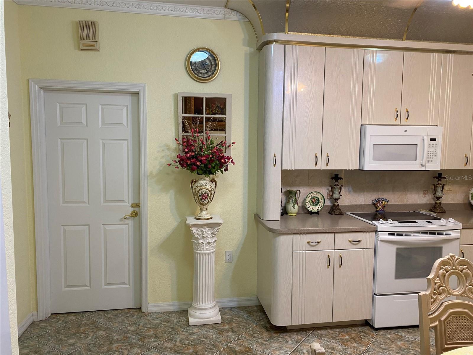 12209 COTORRO AVE — photo 23