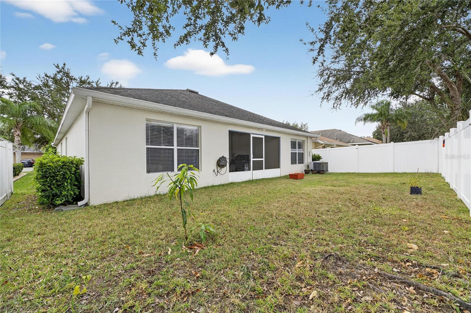 424 DOWN PINE DR — photo 31