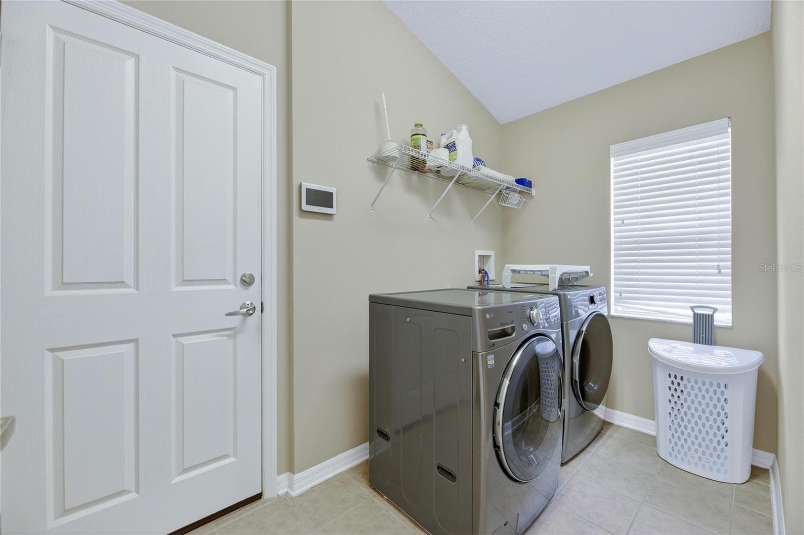 424 DOWN PINE DR — photo 27