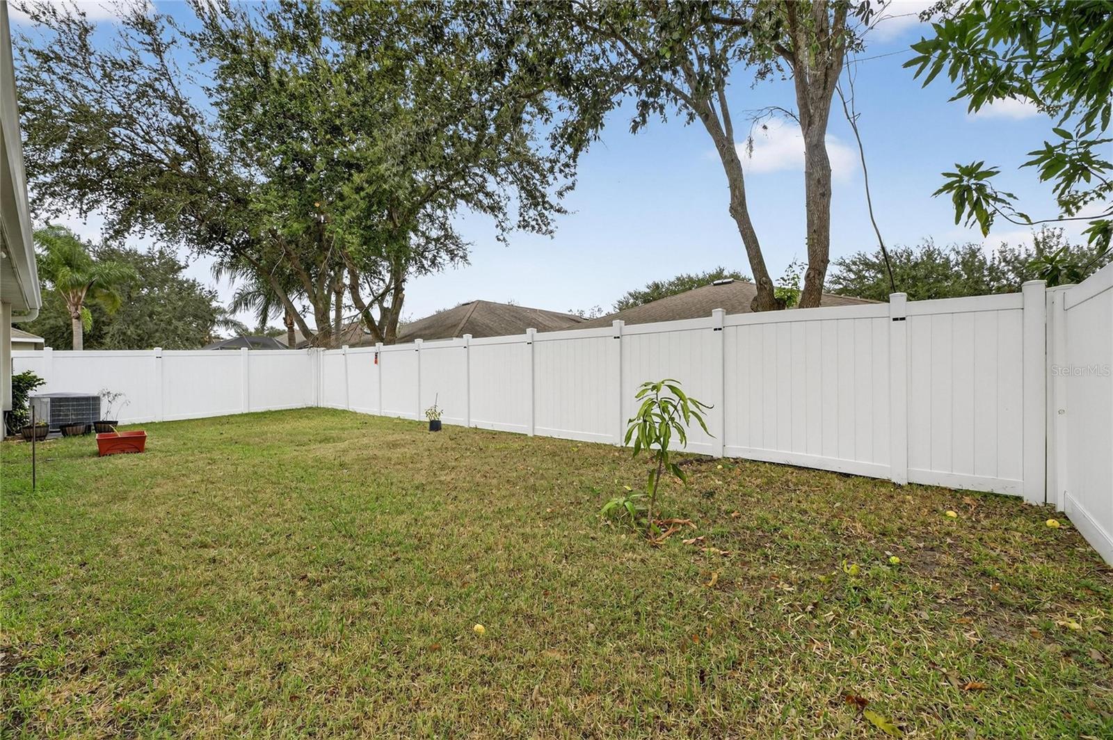 424 DOWN PINE DR — photo 30