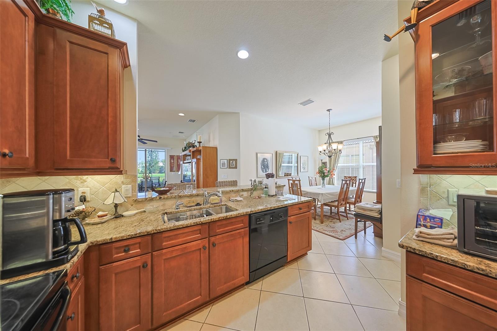 15948 COBBLE MILL DR — photo 33