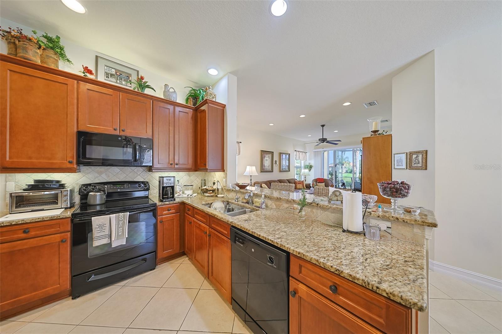 15948 COBBLE MILL DR — photo 34