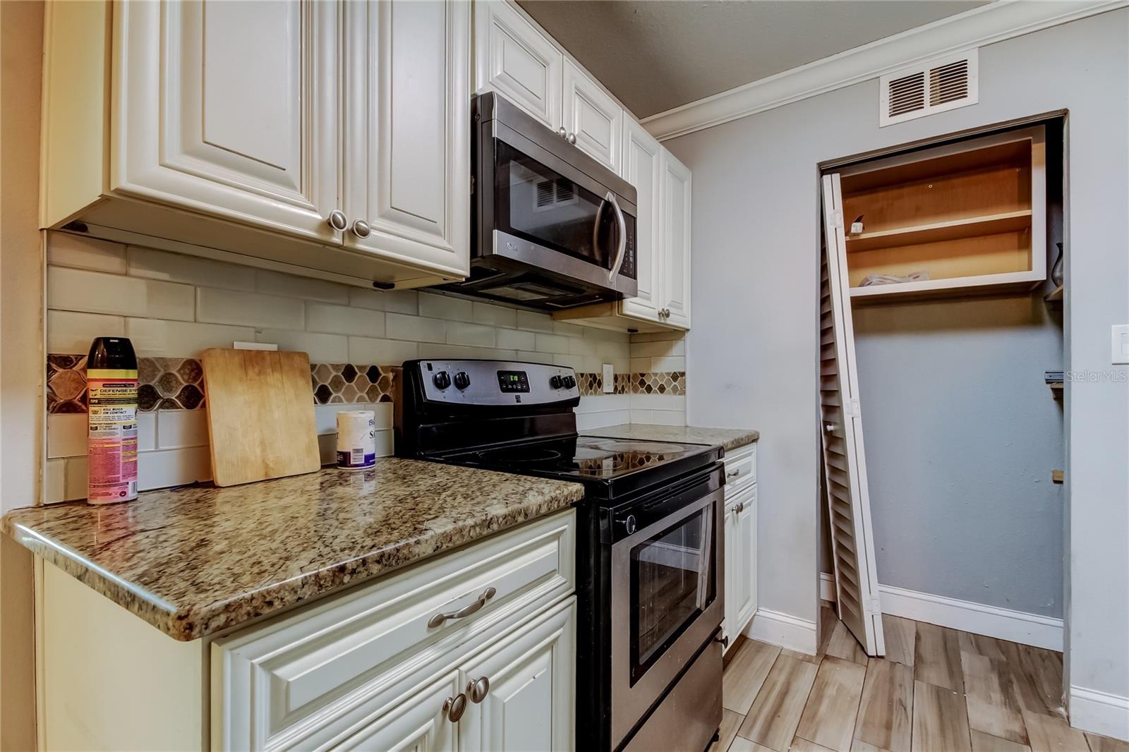 4532 DEVONSHIRE RD — photo 11