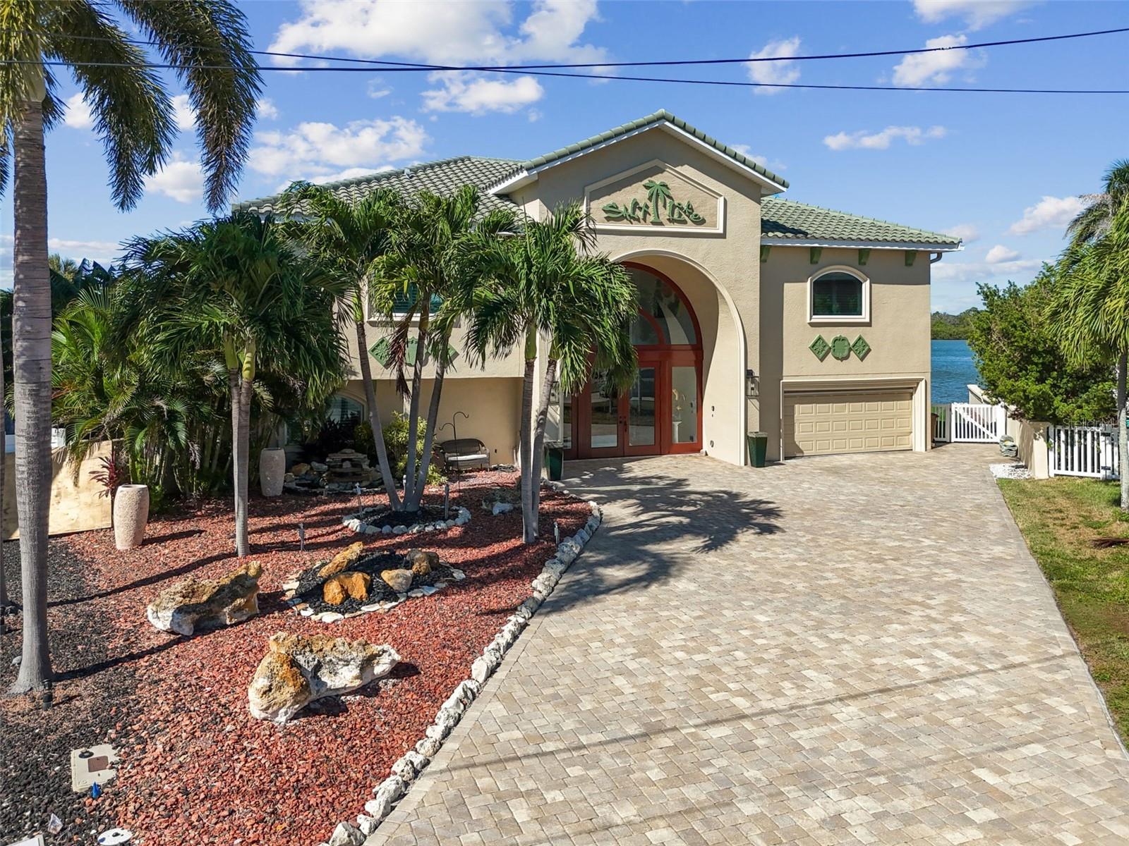 582 JOHNS PASS AVE — photo 4