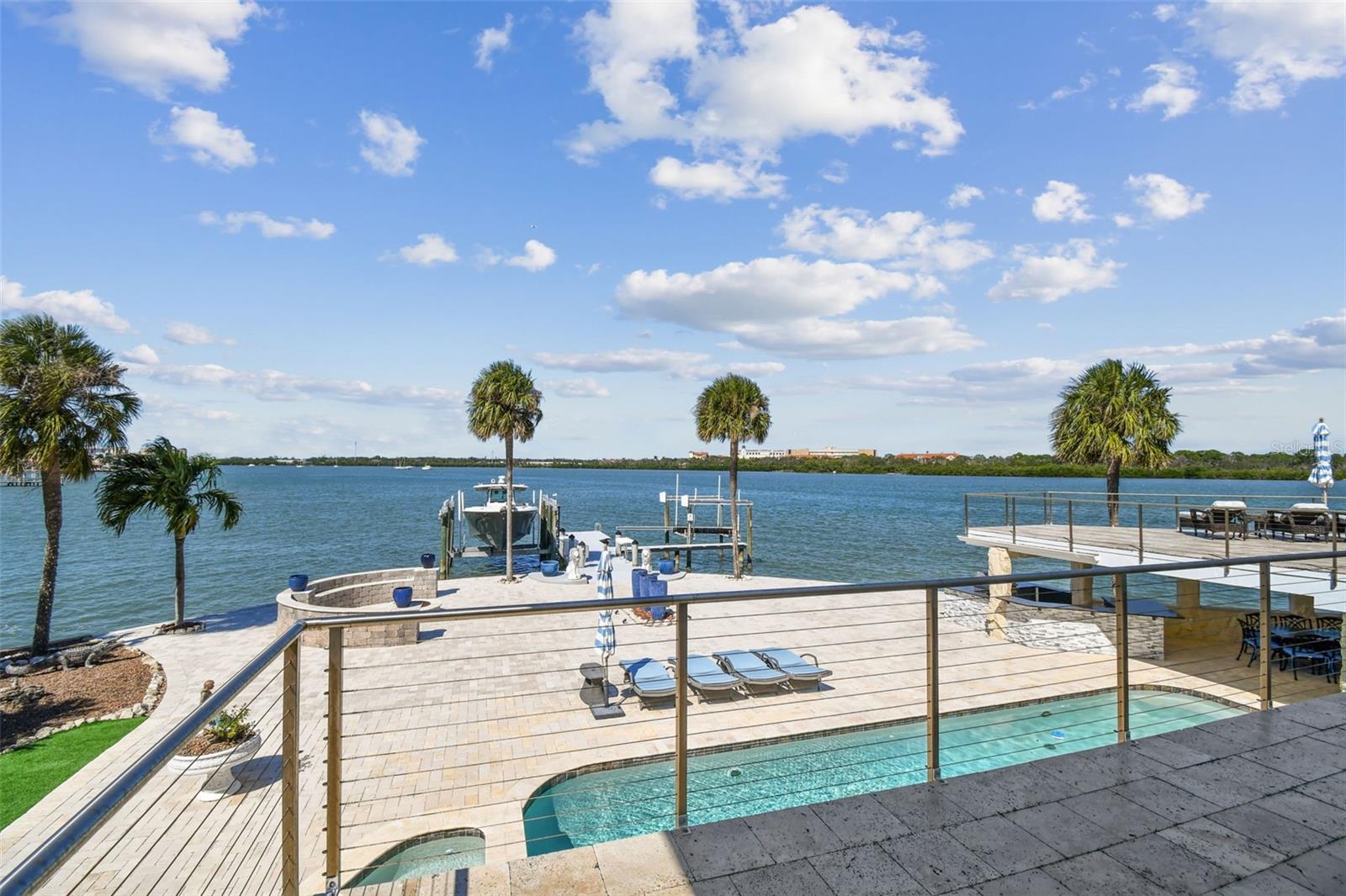 582 JOHNS PASS AVE — photo 5