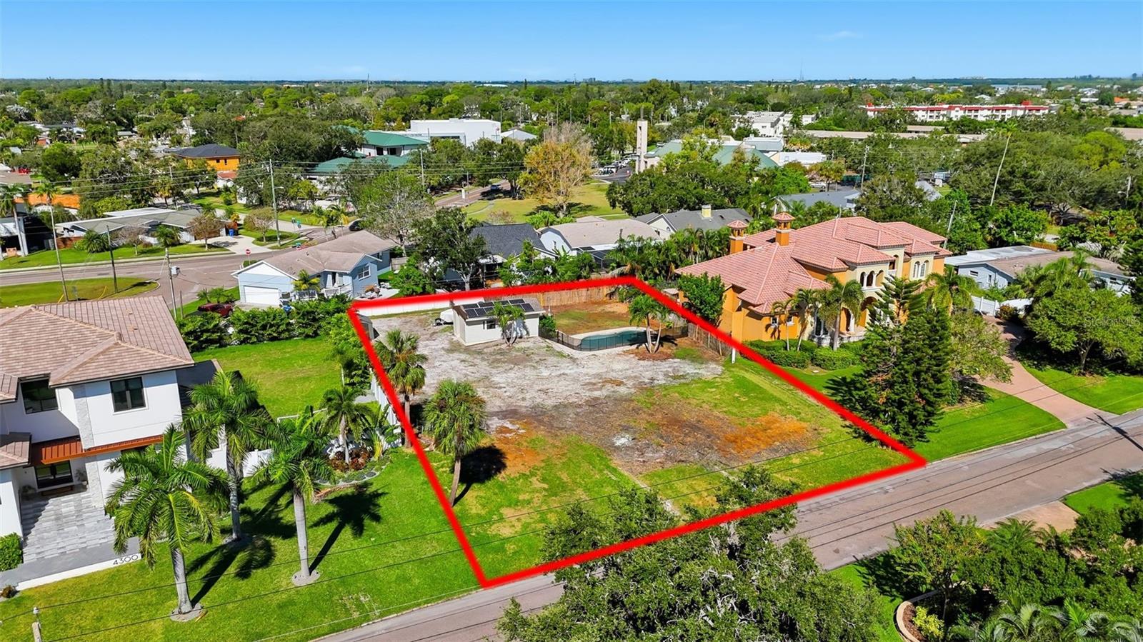 4324 BAYSHORE BLVD NE — photo 3