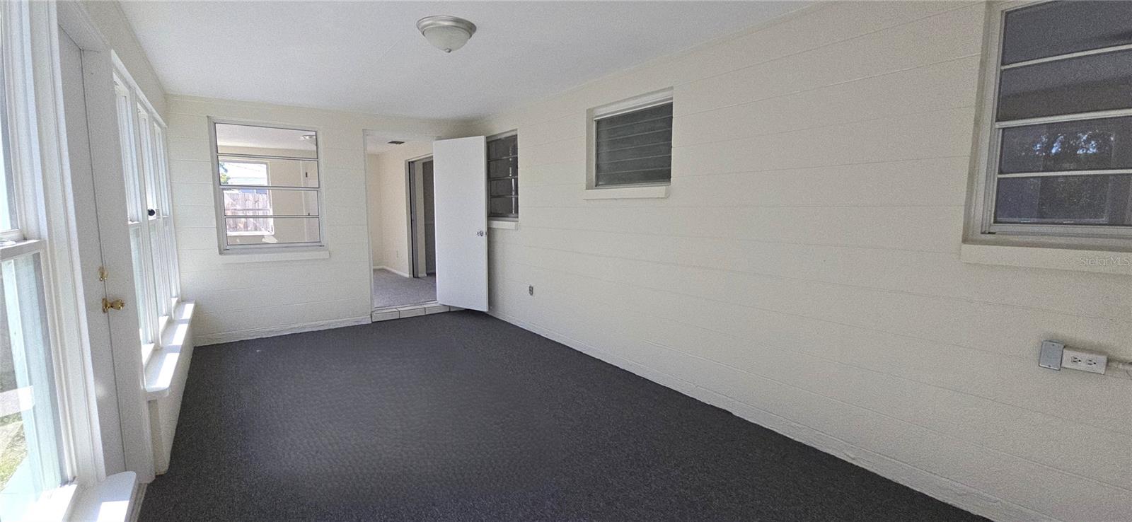 4102 DALWOOD DR — photo 19