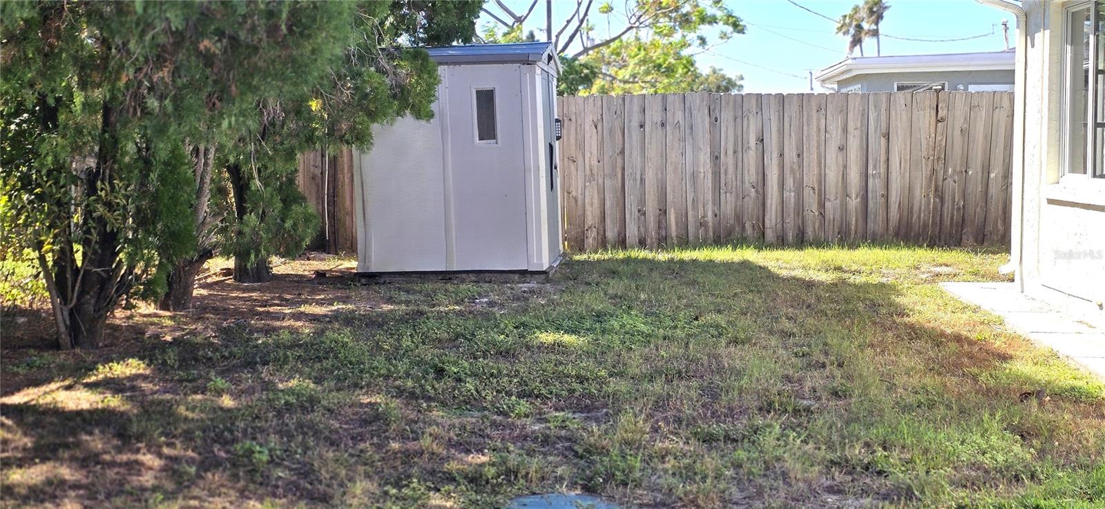 4102 DALWOOD DR — photo 25