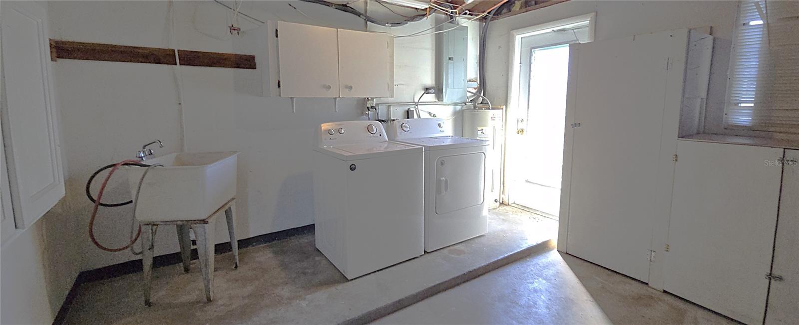4102 DALWOOD DR — photo 26