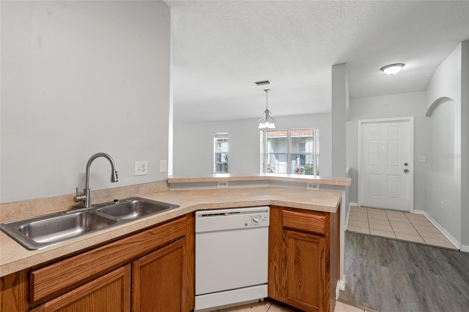 5727 AUTUMN SHIRE DR — photo 12