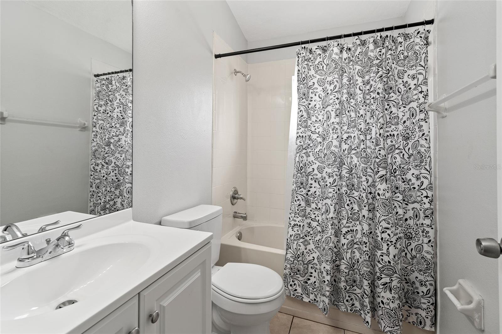 5727 AUTUMN SHIRE DR — photo 15
