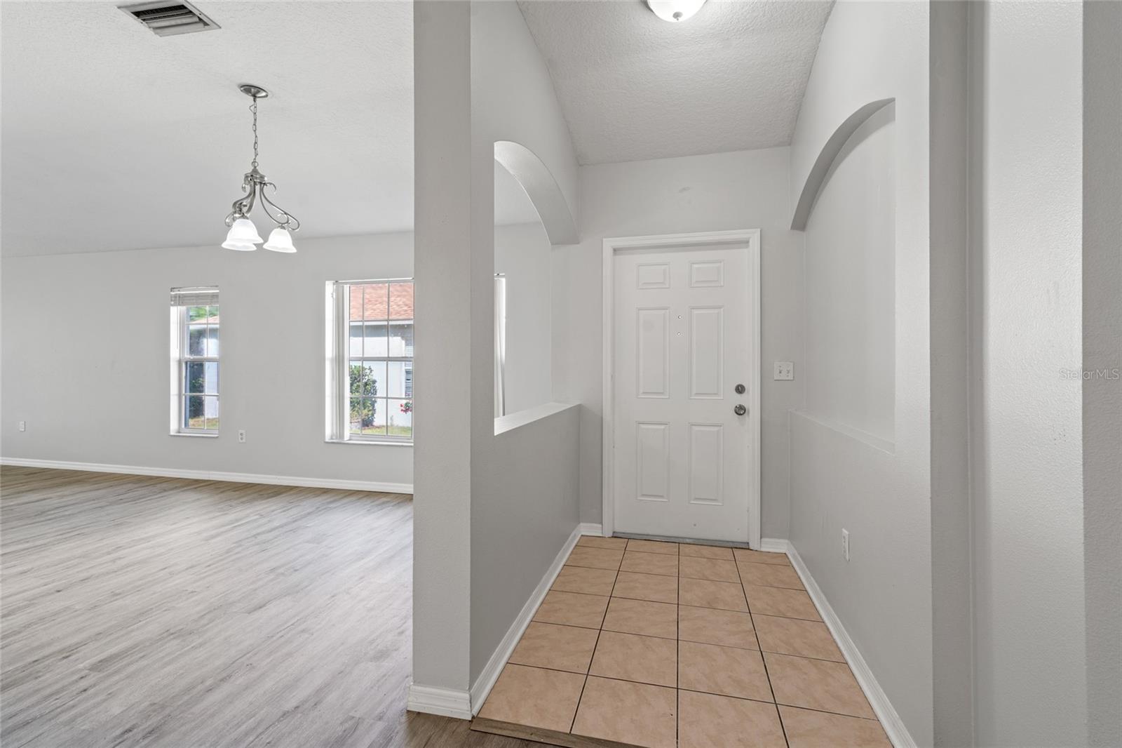 5727 AUTUMN SHIRE DR — photo 3