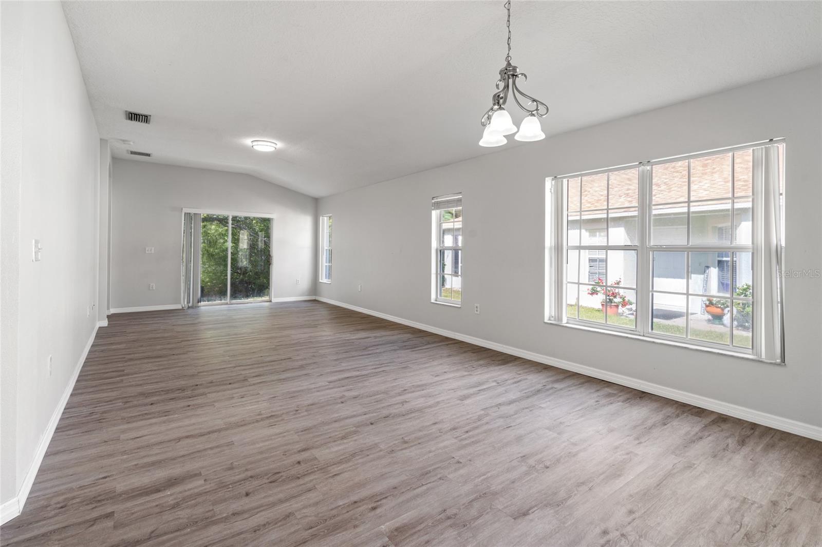 5727 AUTUMN SHIRE DR — photo 17