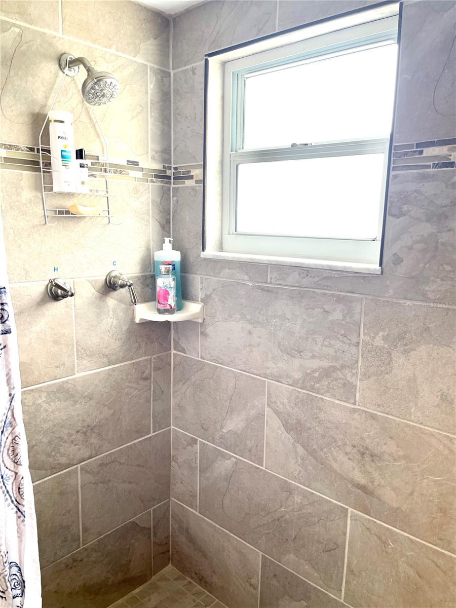 4650 COVE CIR #402 — photo 34