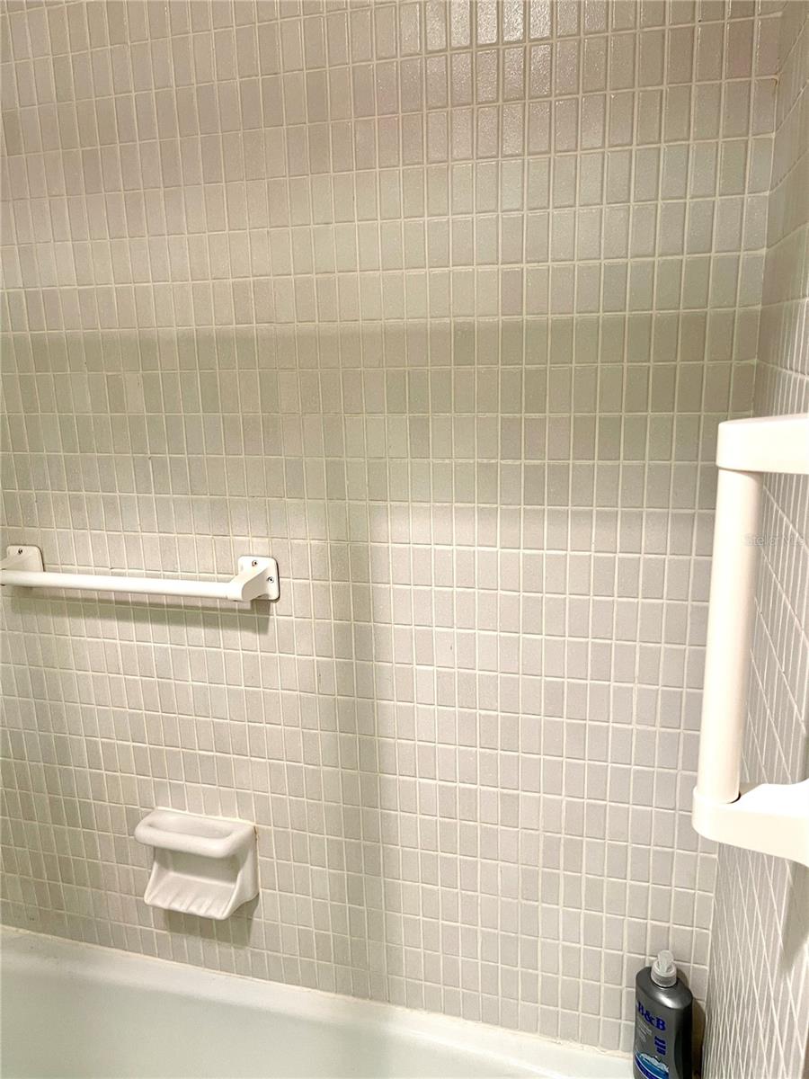 4650 COVE CIR #402 — photo 25