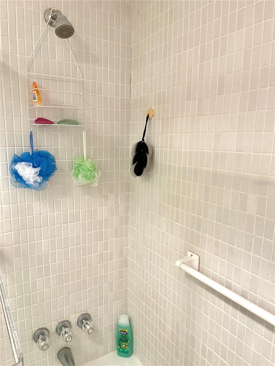 4650 COVE CIR #402 — photo 26