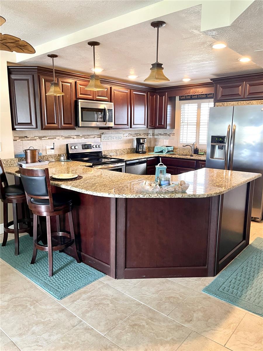 4650 COVE CIR #402 — photo 4